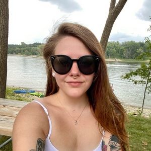 Meet your Posher, Julia